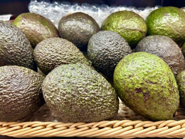 おいしい アボカド の 選び方