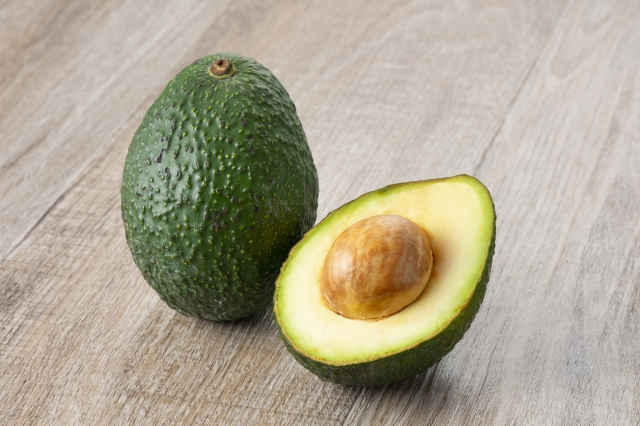 おいしい アボカド の 選び方
